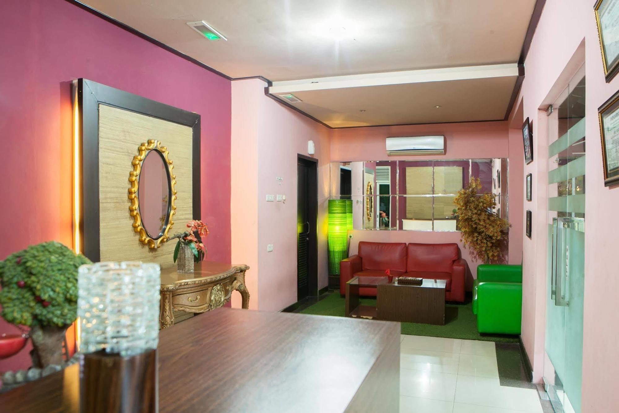 Reddoorz Plus @ Talaga Bodas Bandung Exterior photo