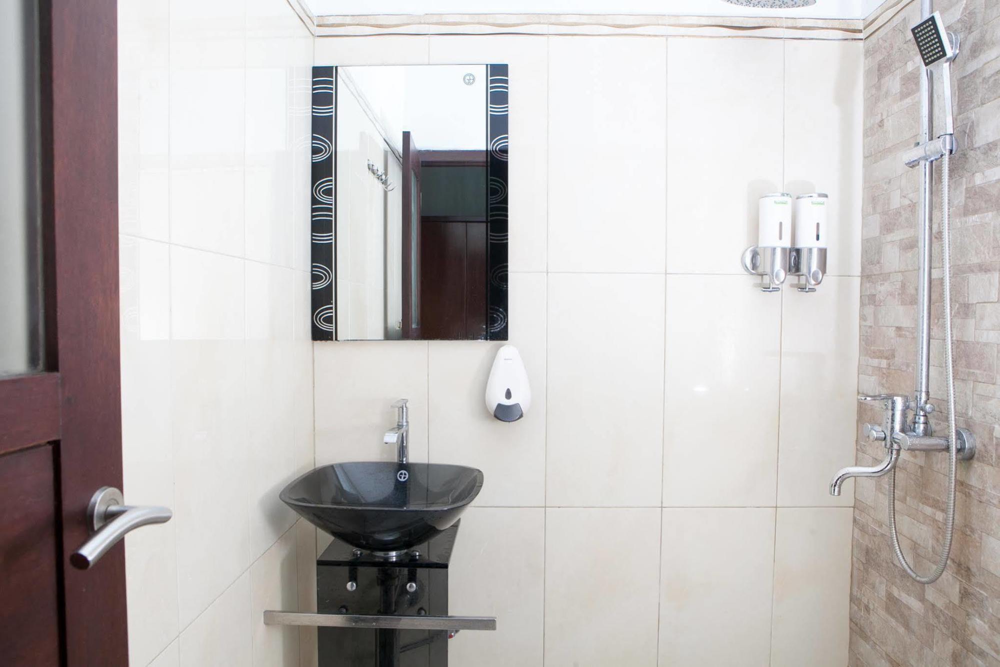 Reddoorz Plus @ Talaga Bodas Bandung Exterior photo