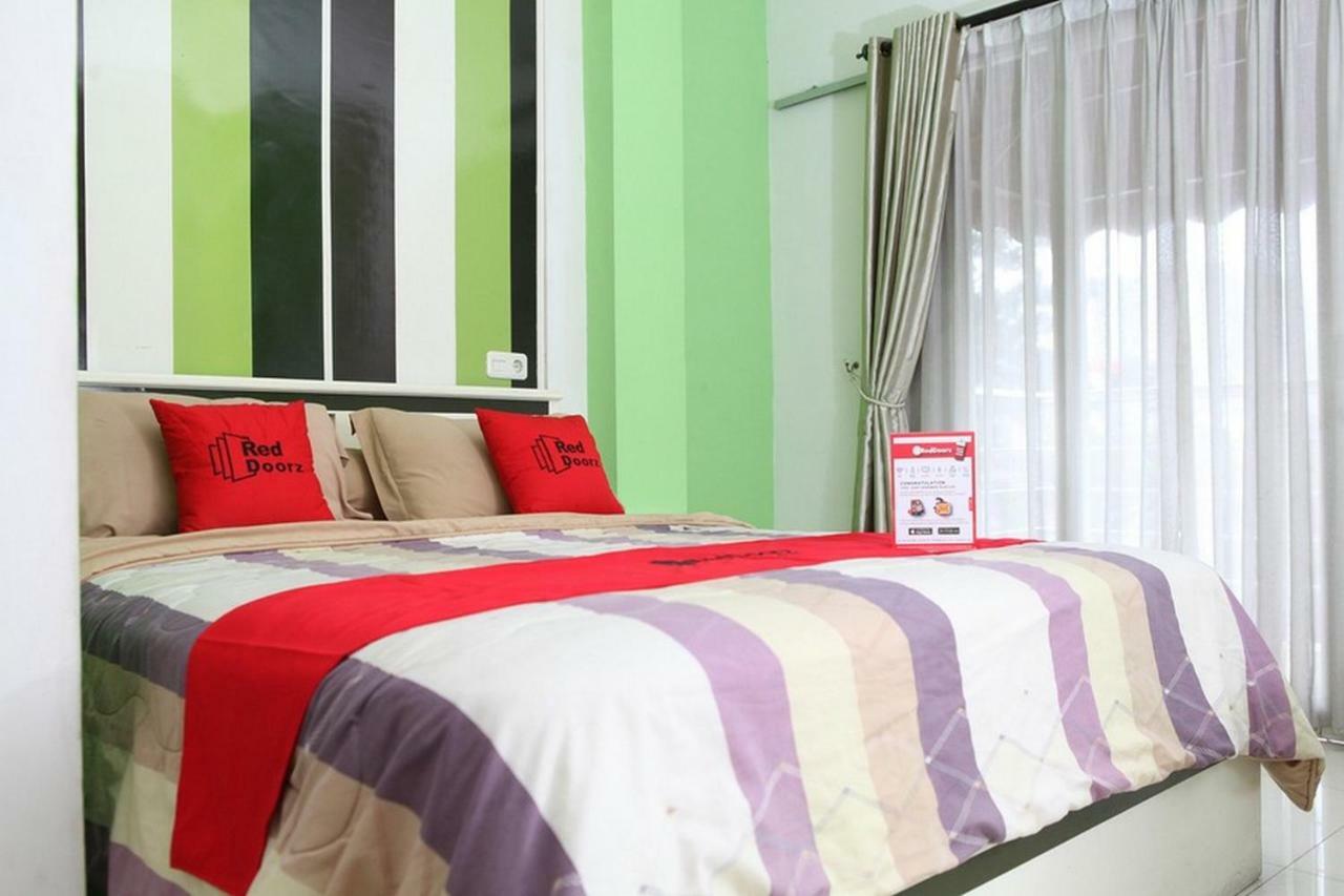 Reddoorz Plus @ Talaga Bodas Bandung Exterior photo